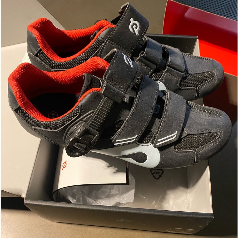 PELETON CYCLE SHOES w/CLIPS